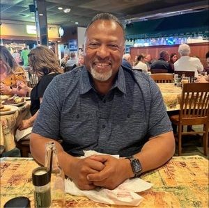 Meet your Posher, Larry